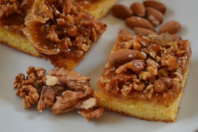 Slices of bread with candied nuts for toppings